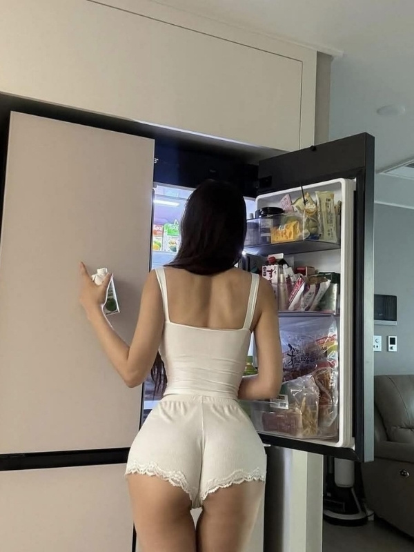 ảnh cosplay vợ damdang đồ ngủ bếp