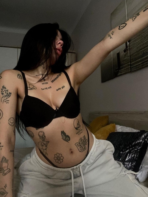 belly tattoo naked girl