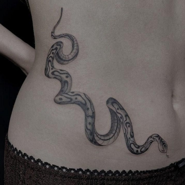 girl with belly tattoo nude