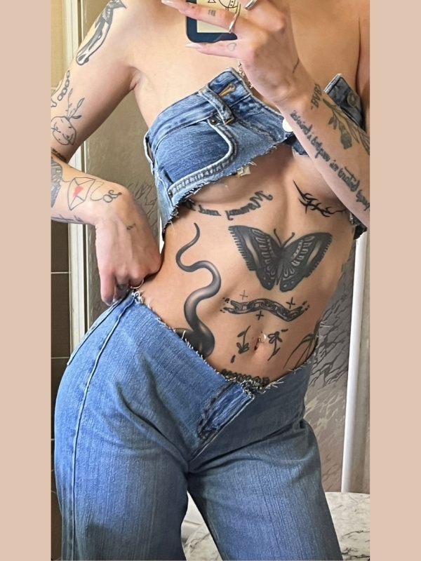 hot girl xăm bụng