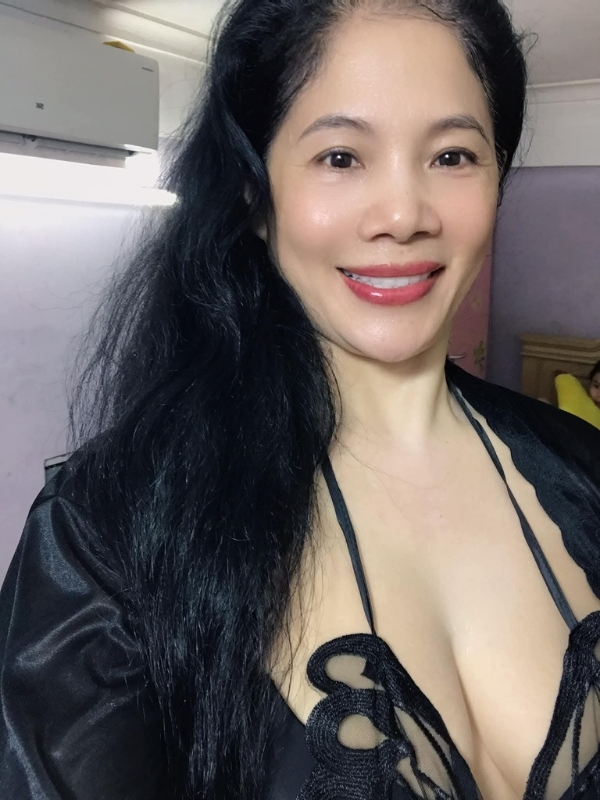 gái milf hồi xuân